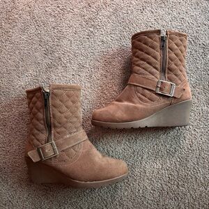 BearPaw Brown Ankle Boots with Quilted Design